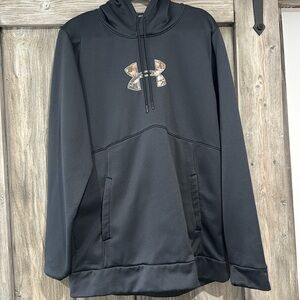 Men’s under Armour hoodie large